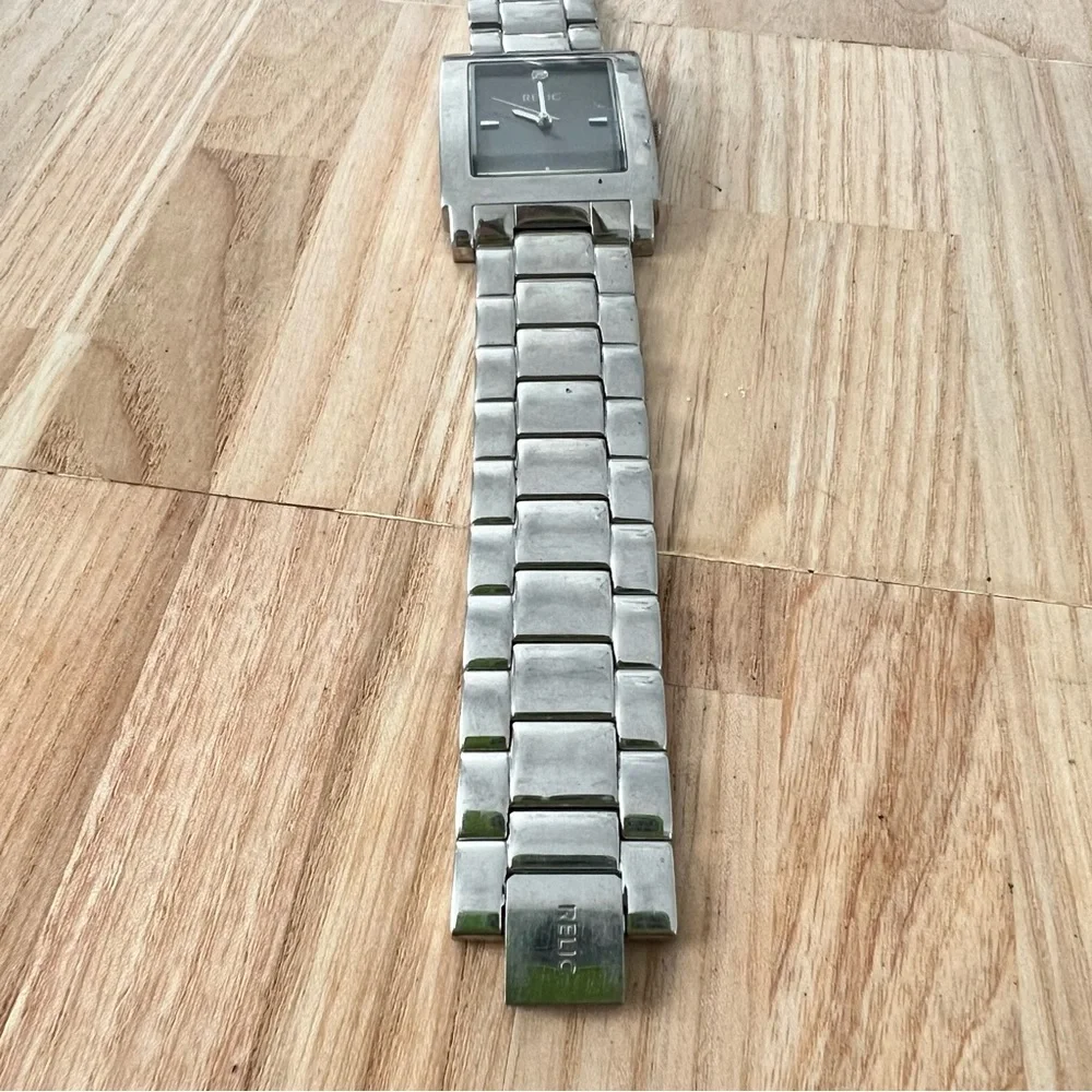 Relic mens rectangular gray dial silver tone watch NEW BATTERY